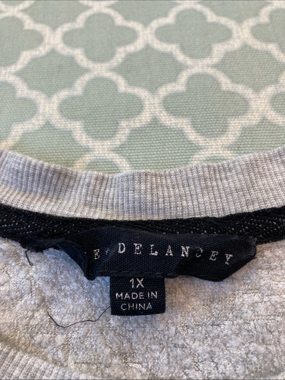 Jane & Delancey Zebra Flocked Sweater/Sweatshirt Boxy 1X - Picture 4 of 8